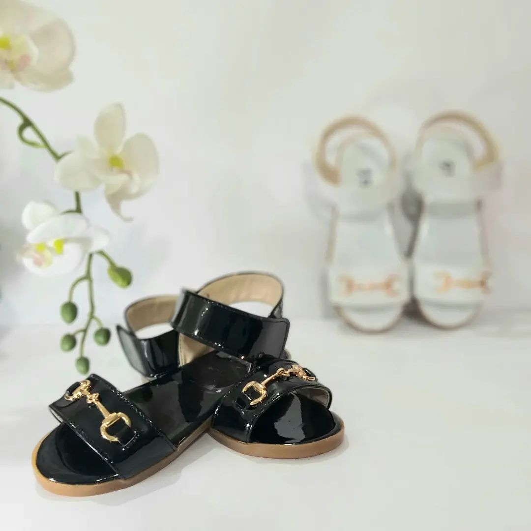 photo_2022-07-05_19-55-53 صندل دخترانه ورنی - Image 1