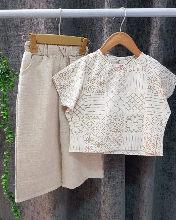 ست کراپ شلوارک سنتی - Image 3