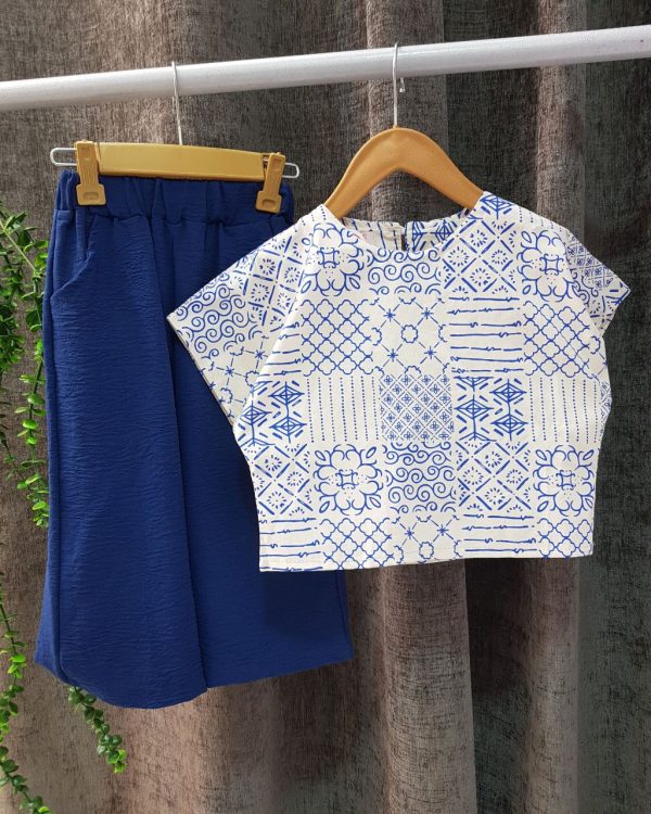 ست کراپ شلوارک سنتی - Image 6