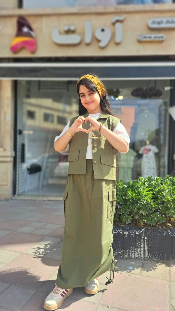 ست دخترانه تابستانی سه تیکه تیشرت و وست و دامن - Image 3